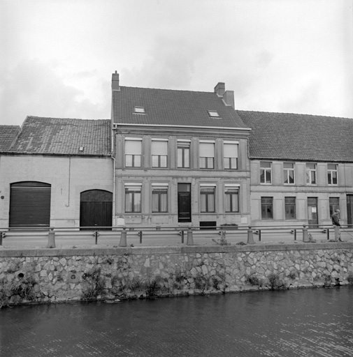 Logement patronal.