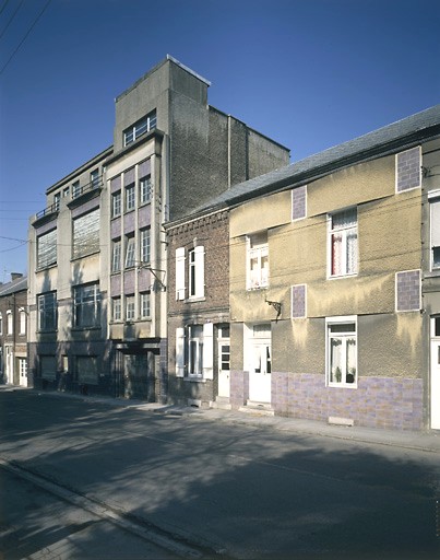 Grands bureaux situés au 72, rue Sainte-Anne.