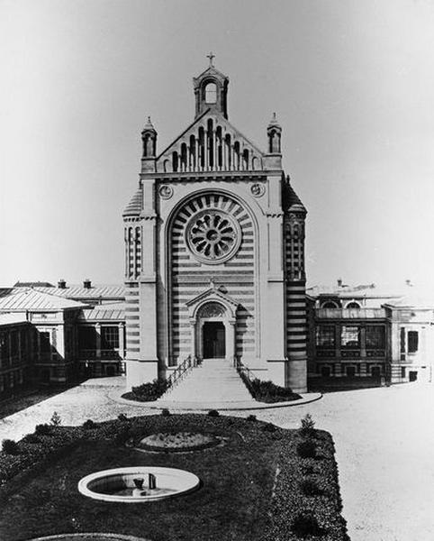 Chapelle, élévation de la façade sur la cour d'honneur.