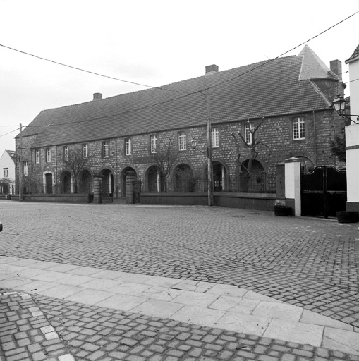 Abbaye de bénédictins, actuellement presbytère