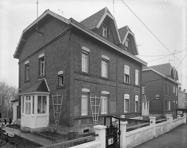 Élévation de trois quarts d'un module.