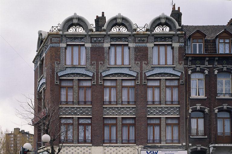 Façade sur avenue Guynemer.