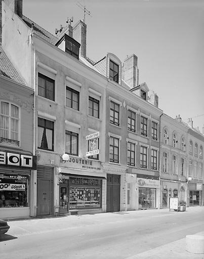 Série de 2 maisons, actuellement immeuble