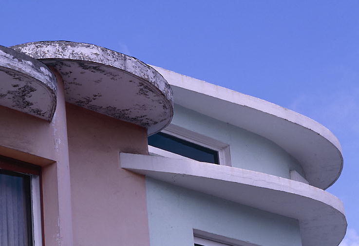 Détail : corniches.