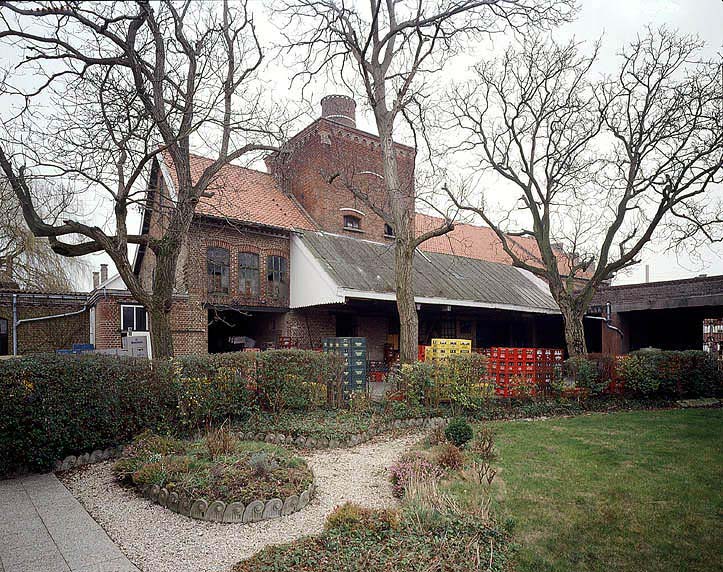 Atelier de fabrication, élévation sur cour.