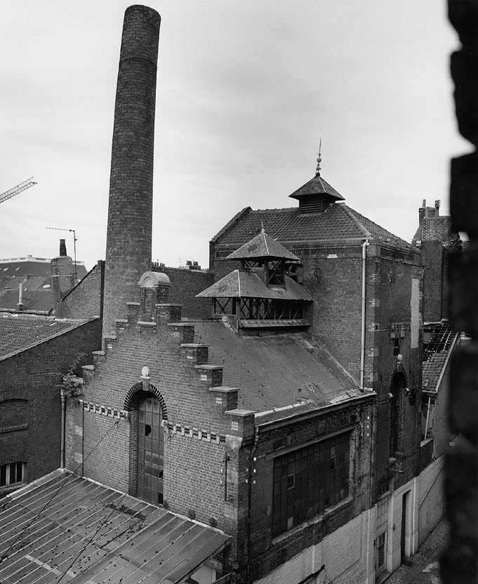 Atelier de fabrication depuis la terrasse de l'entrepôt.