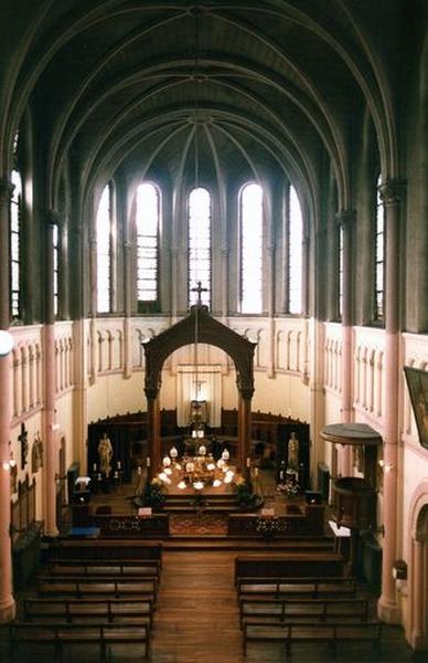 Chapelle, vue intérieure générale en regardant vers le sanctuaire prise depuis la tribune.