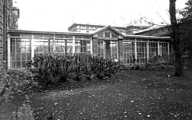 Galerie de service tranversale reliant le bâtiment des malades bordant le flanc nord de la cour d'honneur à la galerie de communication longitudinale nord, élévation.