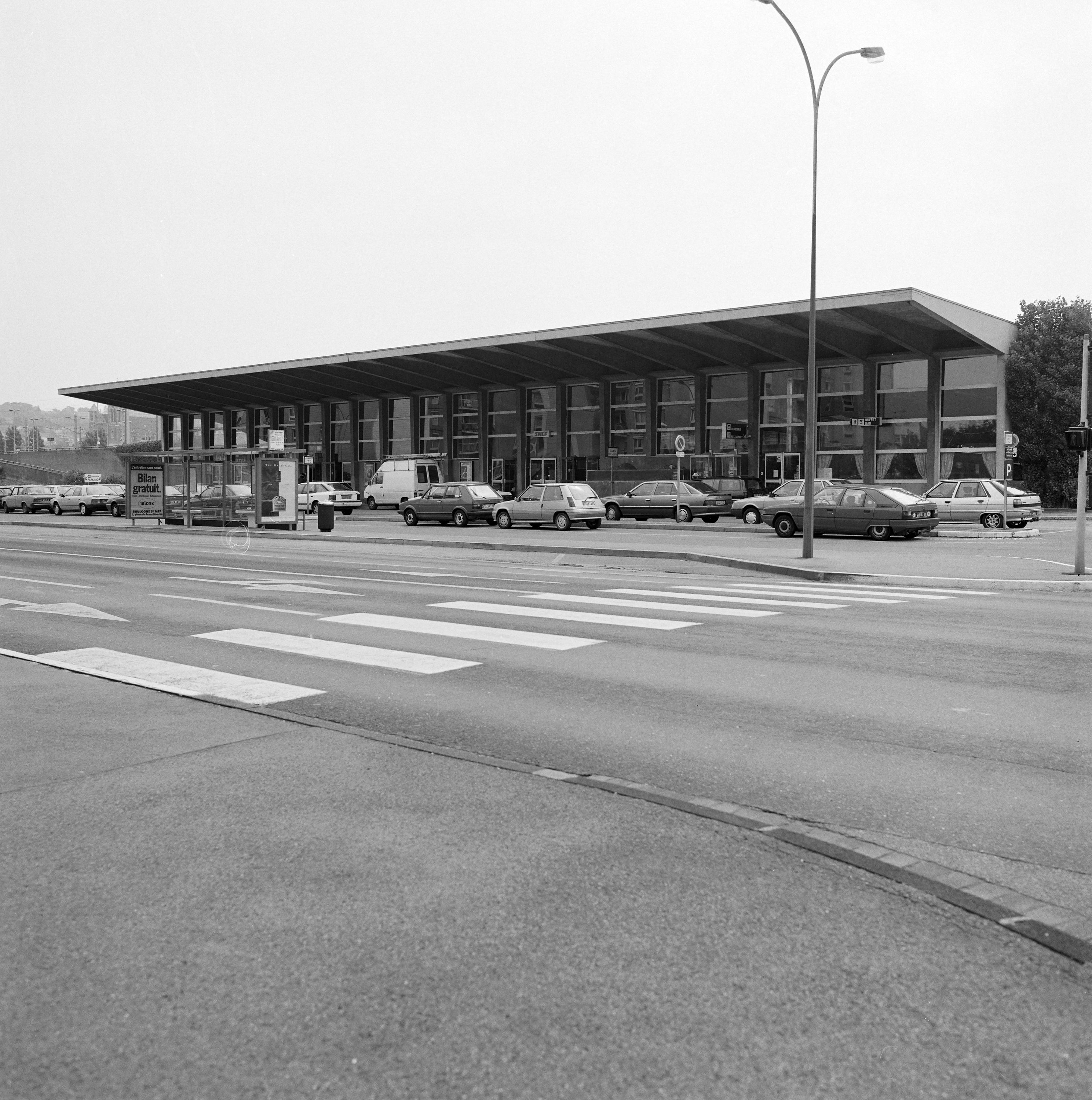 Vue d'angle nord-ouest.