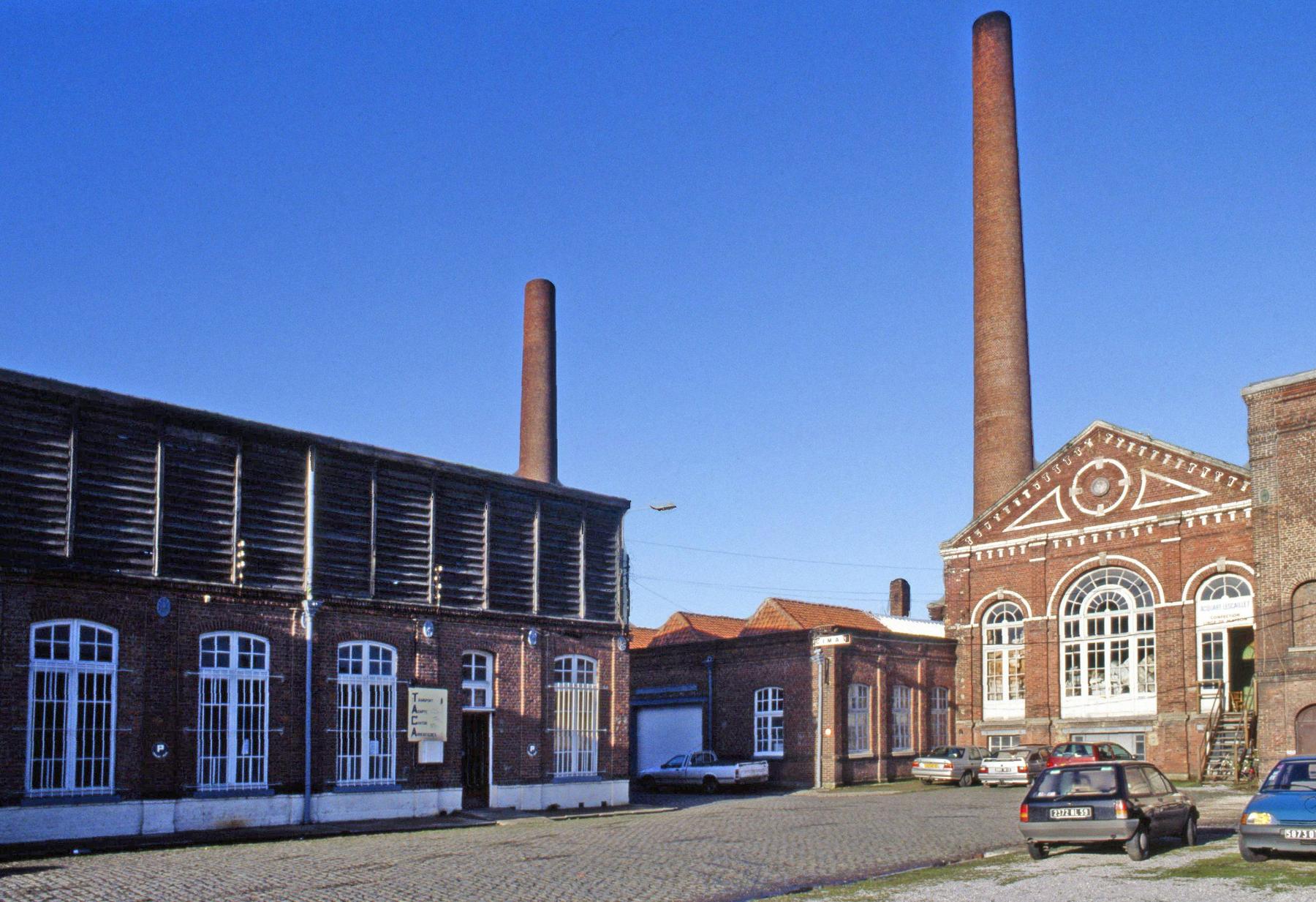 Crémage (à gauche) et salle des machines (à droite).