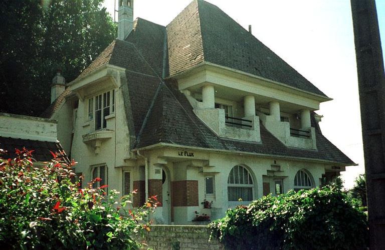 La villa Le Flux et le Reflux, construite par Chiossone et Michel. ; Le Flux. Vue générale depuis le nord.