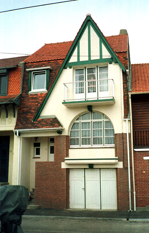 Vue d'ensemble de la façade.