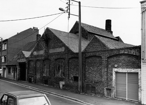 Vue générale sur rue.