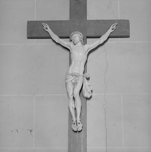 Croix : Christ en croix