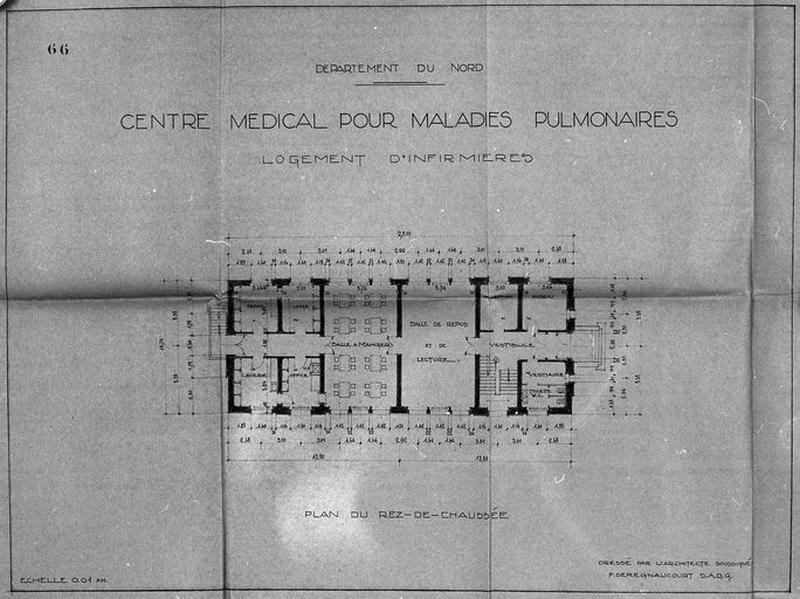 Projet de construction par l'architecte Deregnaucourt, bâtiment relié au bâtiment d'hospitalisation, abritant les logements du personnel infirmier, plan de distribution du rez-de-chaussée, 1932.