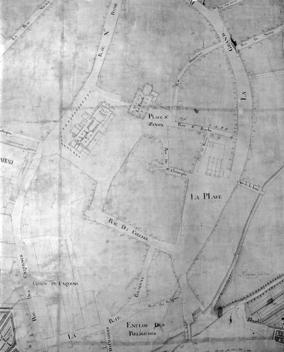 Plan de la ville de Condé, détail, place Verte, avec localisation de la collégiale et de l'église paroissiale Saint-Wasnon, 1754 (AC Condé-sur-l'Escaut).