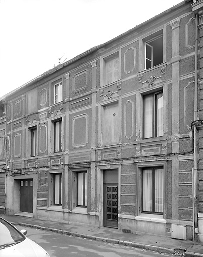 Aile de la rue de la Bibliothèque : vue partielle, n° 5, état en 2001.