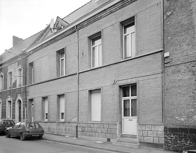 Aile de la rue de la Cavalerie : vue partielle, n° 35-37, état en 2001.