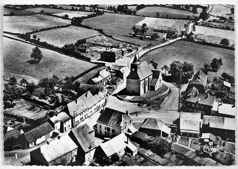 Village, place, église paroissiale Saint-Ursmer ; maison, presbytère
