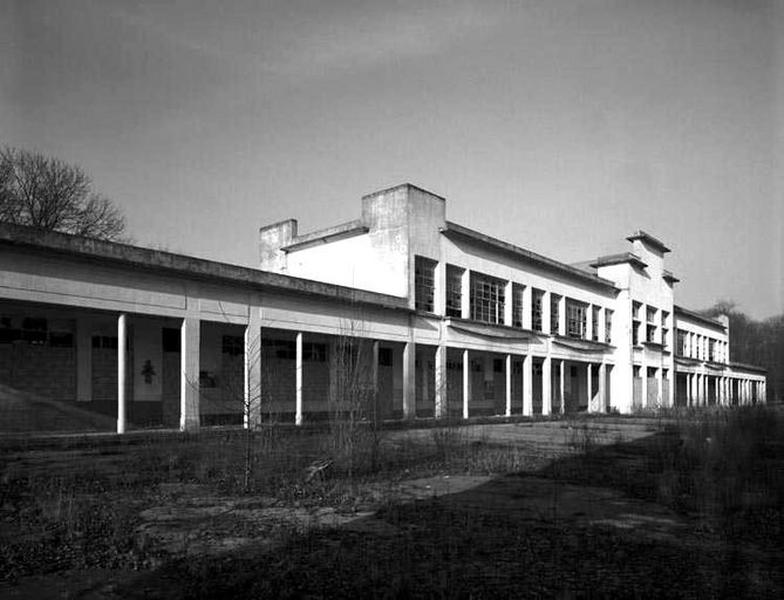 Ecole de filles, puis collège, actuellement immeuble à logements