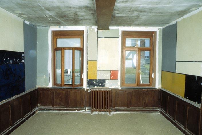 Pièce décorée par Félix Del Marle (1889-1952) : vue générale du mur 4 en cours de restauration (août 2001).