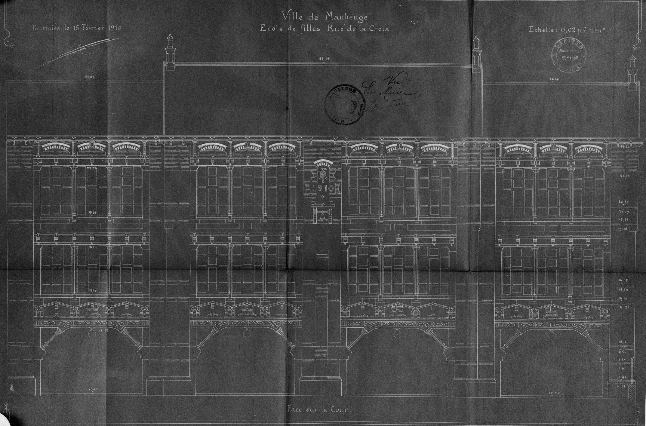 Élévation sur la cour de l'école primaire par Jean Lafitte (1853-1928) (architecte), 15 février 1910 (AD Nord, série O ; 396/203).