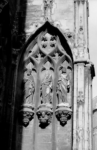 Vue de détail de 3 statues, saint Judas, saint Luc et saint Simon.