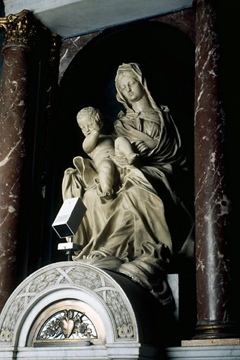 Statue : Vierge à l'Enfant