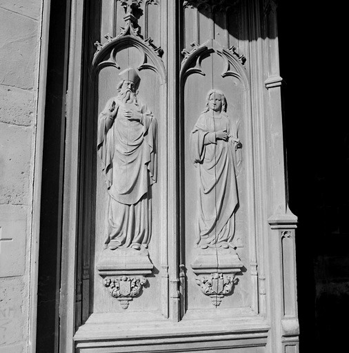 Vue générale du vantail, sainte Barbe et saint Martin (?).