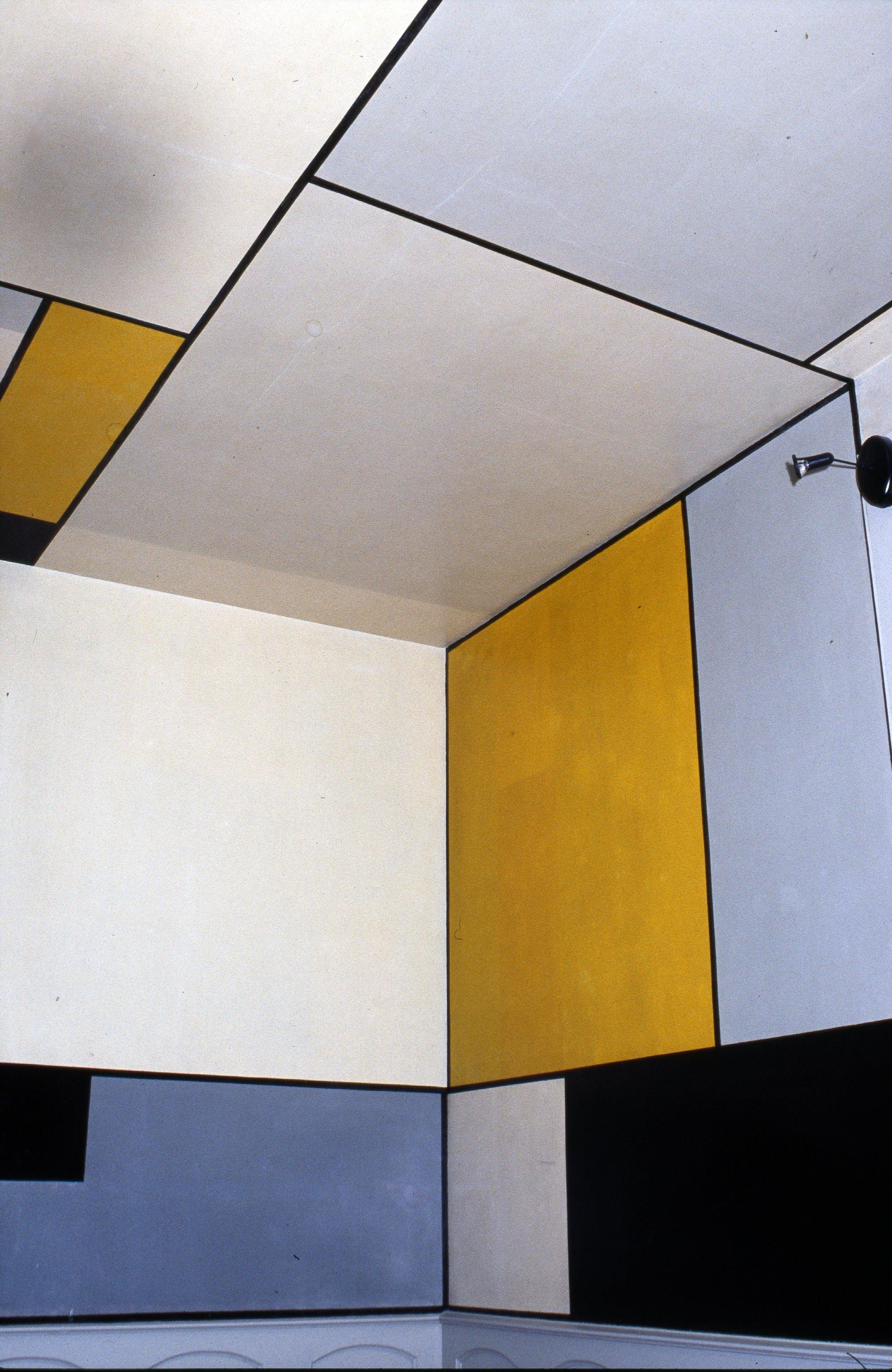 Pièce décorée par Félix Del Marle (1889-1952) à l'issue de la campagne de restauration (mars 2002) : angle ouest, partie supérieure des murs 2A et 1B et le plafond.