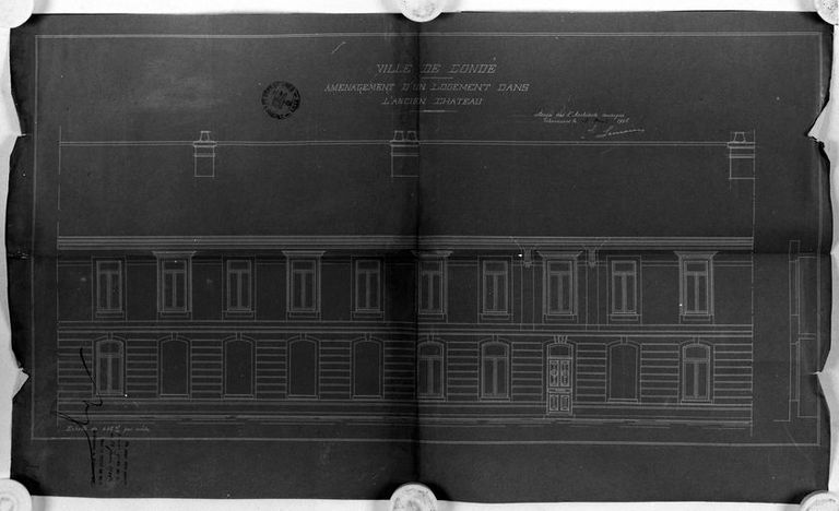 Aile de la rue de la Bibliothèque : projet d'aménagement d'un logement, élévation, 1906 (AD Nord).