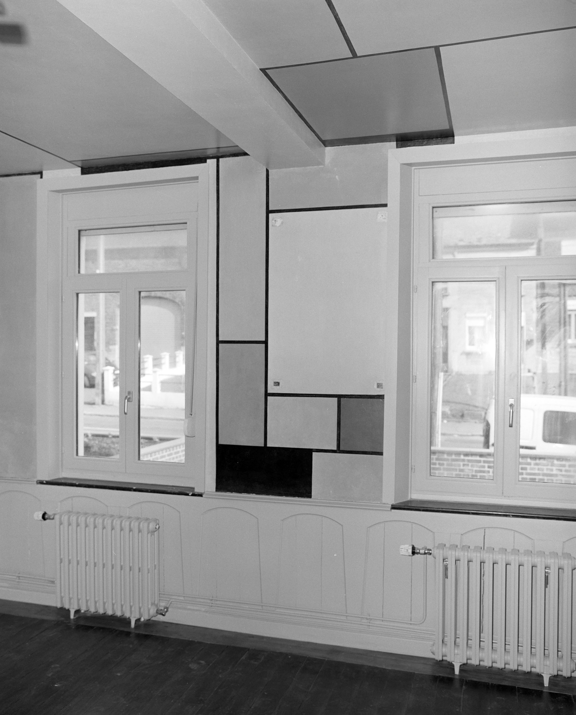 Pièce décorée par Félix Del Marle (1889-1952) à l'issue de la campagne de restauration (mars 2002) : le mur 4 et le plafond.