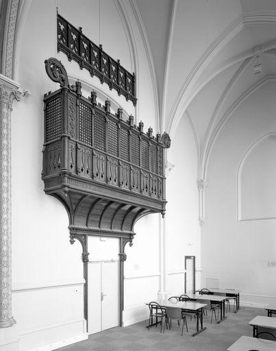 1er étage, chapelle, vue intérieure montrant la tribune.