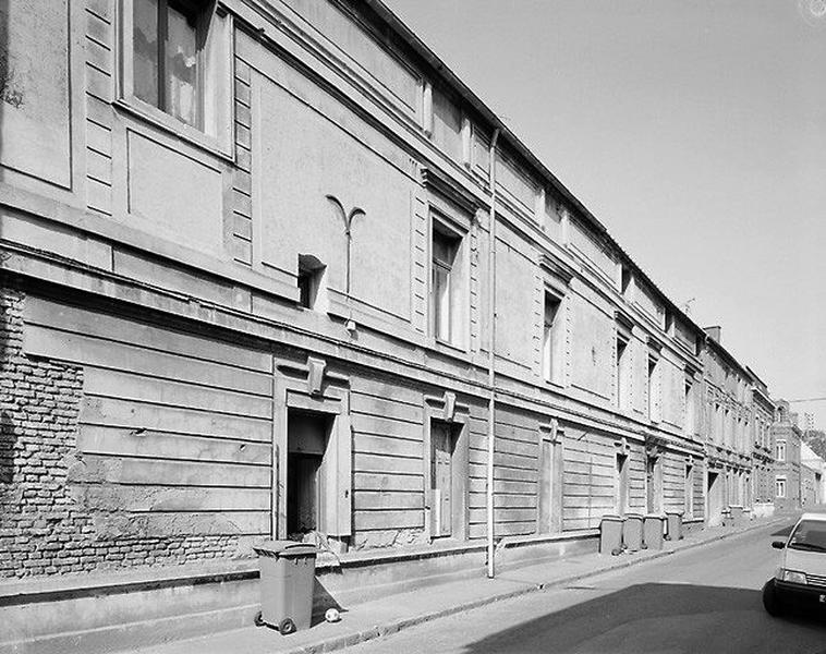 Aile de la rue de la Bibliothèque : enfilade des n° 1-3 et 5, état en 2002.