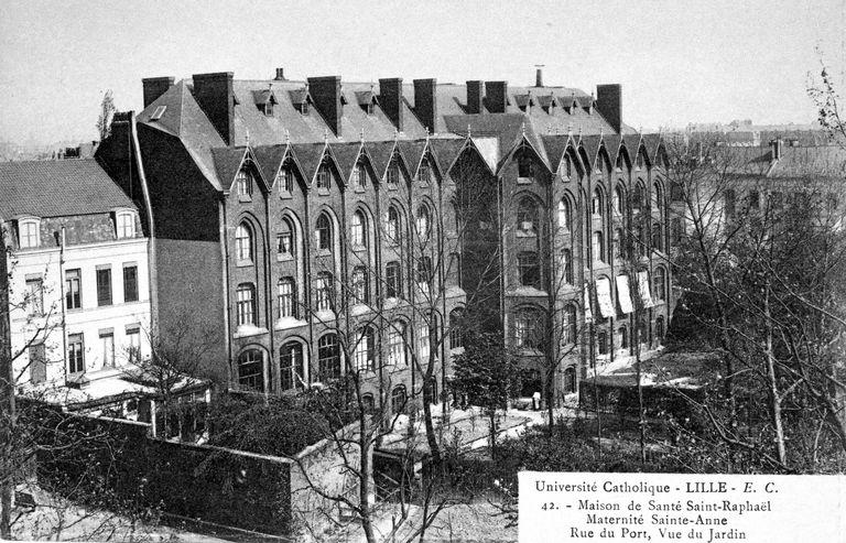 Façade sur le jardin, vue générale.
