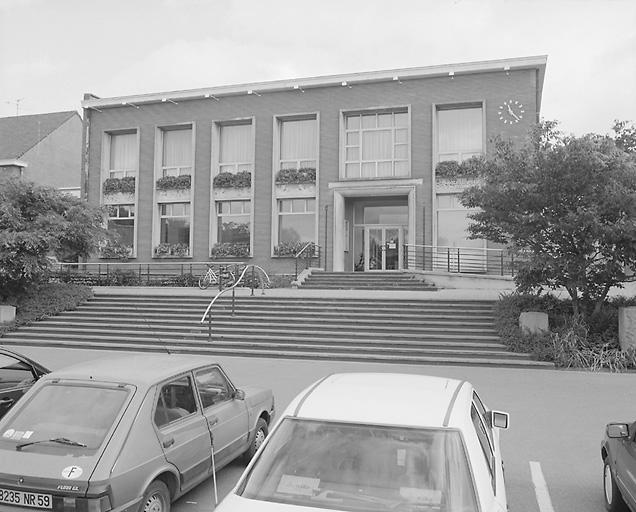 Mairie construite en 1954. 