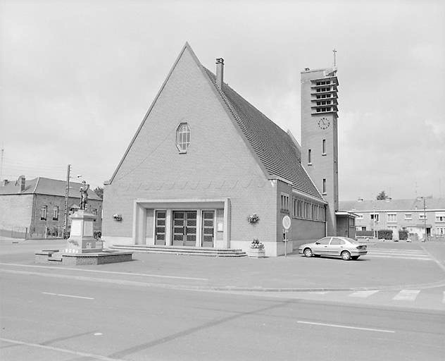 Vue générale de l'église.