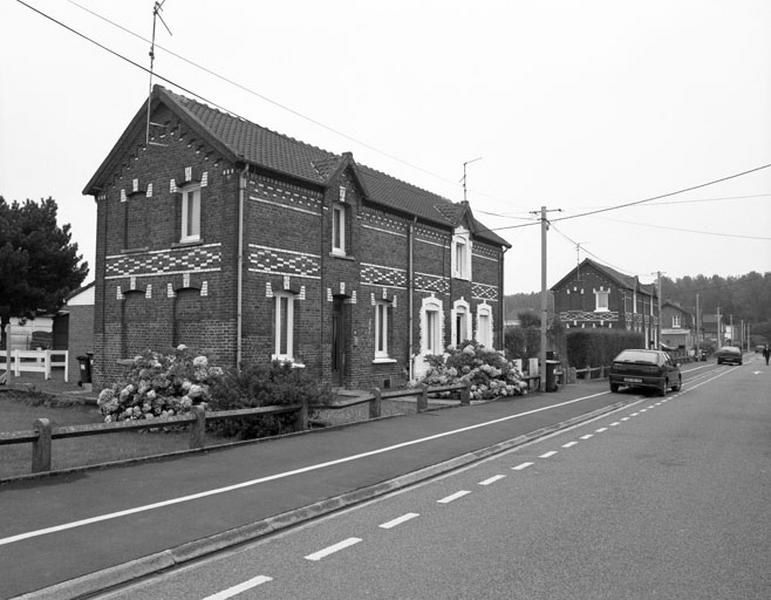 Maisons ouvrières, par 2, de type Escarpelle, 1923. Vue générale rue de Fismes, au premier plan le 10, 12.