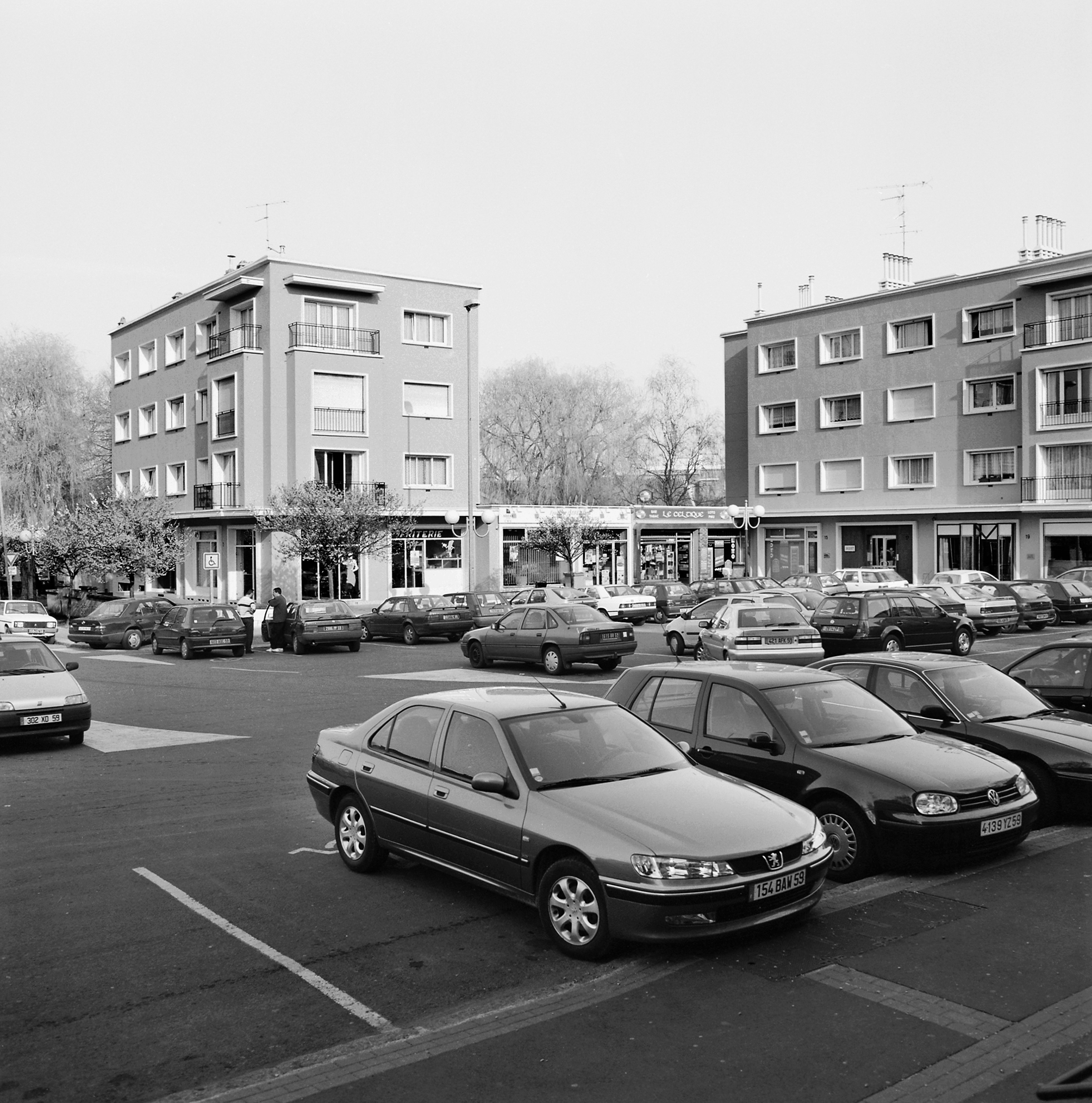 Vue générale de l'immeuble Lalo et vue partielle de l'immeuble Bizet.