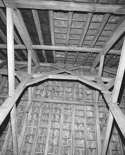 Intérieur, étage de comble : charpente, vue d'une travée entre deux fermes.