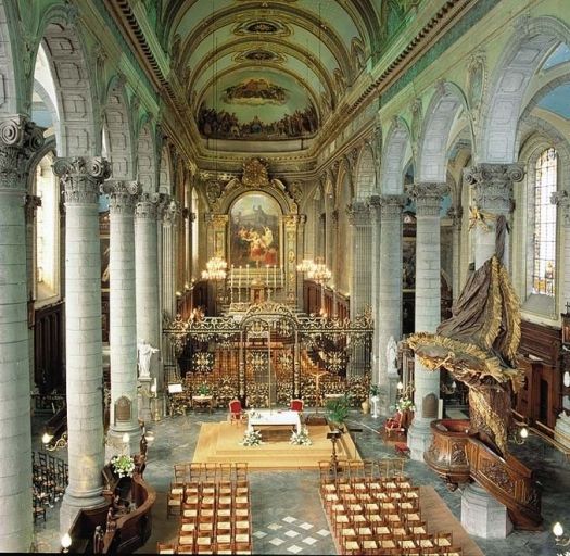 Vue générale de l'intérieur de l'église.