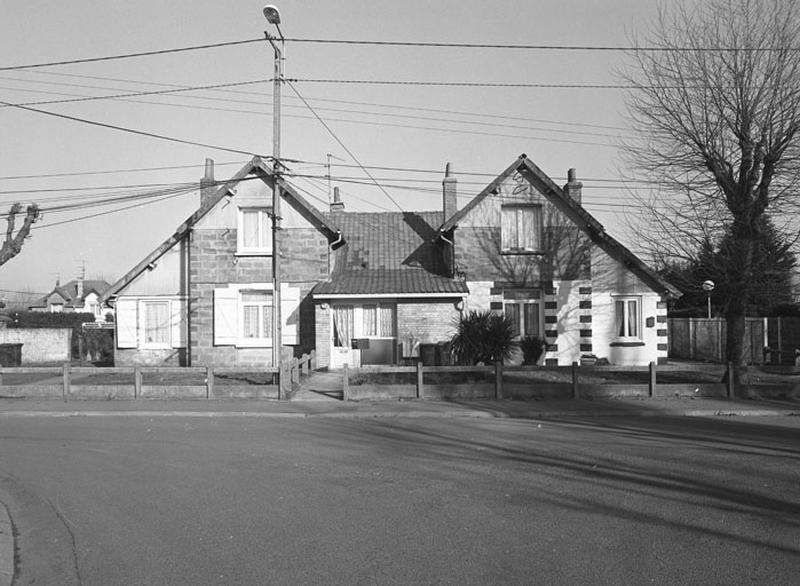 Groupe de 3 logements de type C.