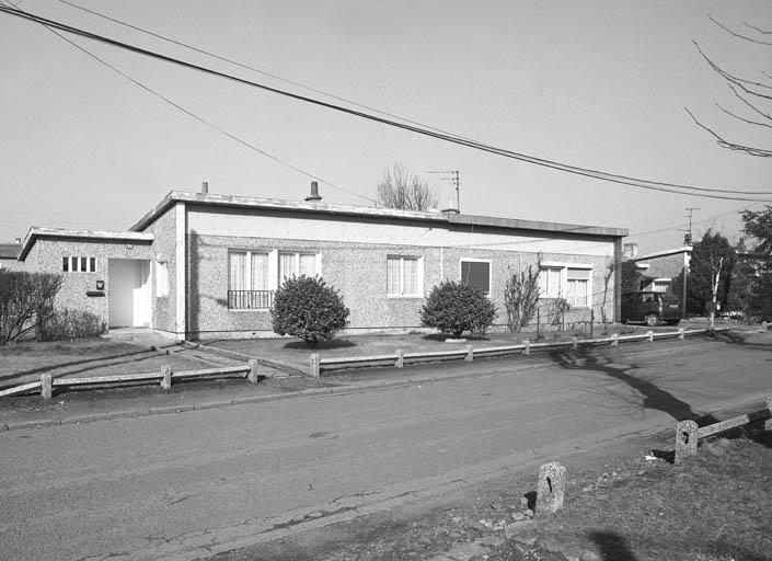 Groupe de 2 logements de type Camus bas C2 C4, 1959, 22, 24 avenue La Fontaine.