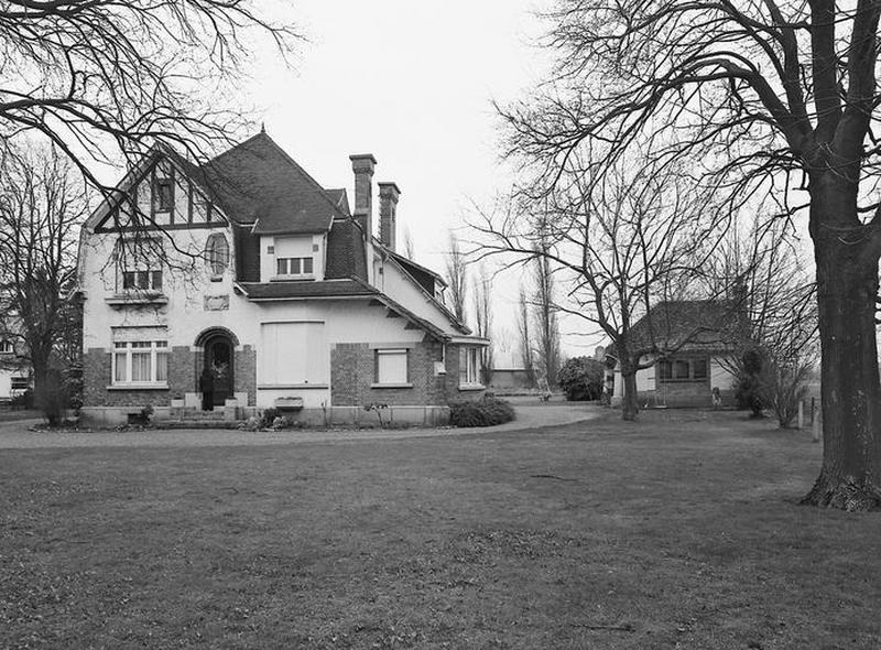 Maison, rue du Corbeau, construite en 1932.