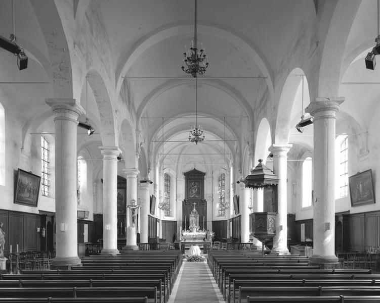 Vue générale intérieure vers le choeur.