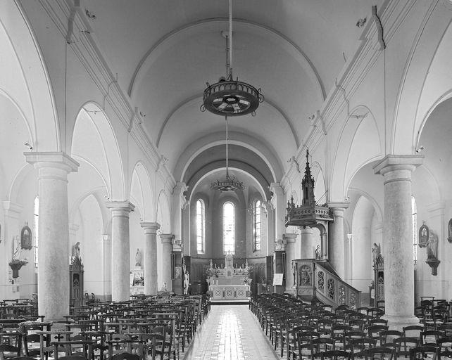 Vue générale intérieure vers le choeur.