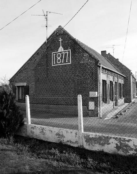 Ferme élémentaire, 340, rue des Haies.
