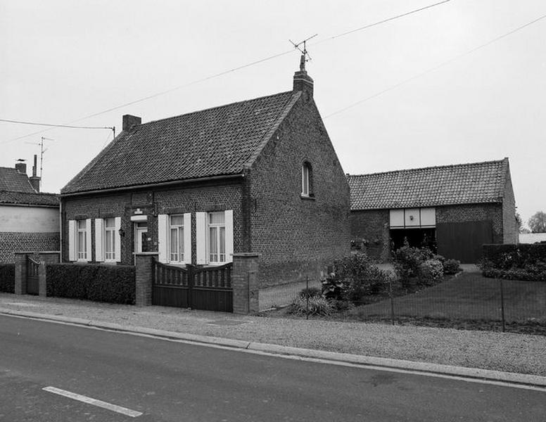 Ferme élémentaire, 494, rue Molière.