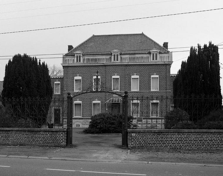 Maison de maître, 165, rue Paul-Dussart.