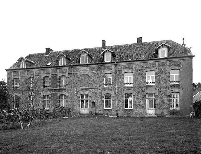 Vue générale de l'élévation nord-ouest.